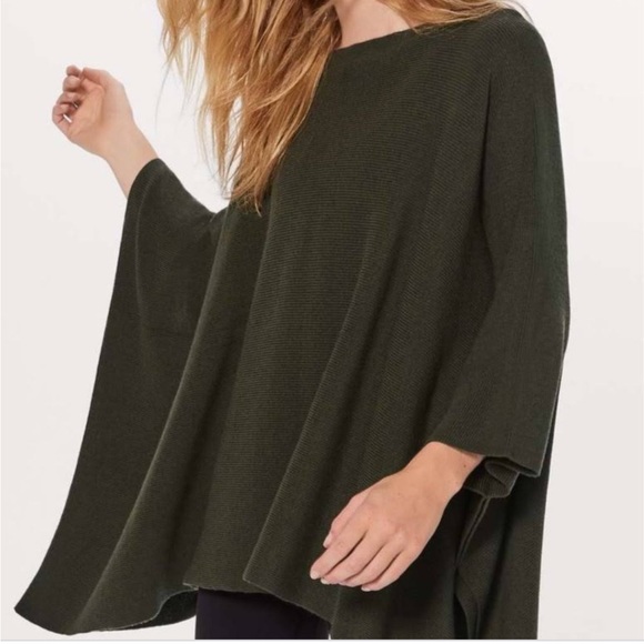 Lululemon It All Lines Up Poncho - Picture 2 of 6